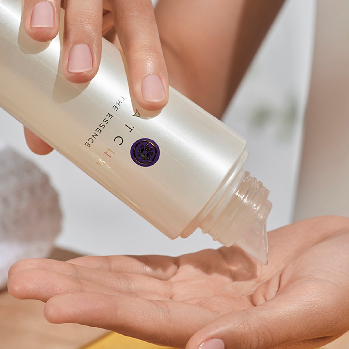 The Essence Fresh Looking Skin Facial Essence for Everyday Use