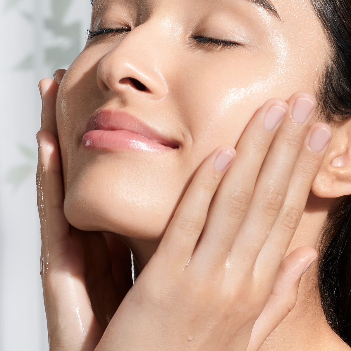 The Essence Fresh Looking Skin Facial Essence for Everyday Use