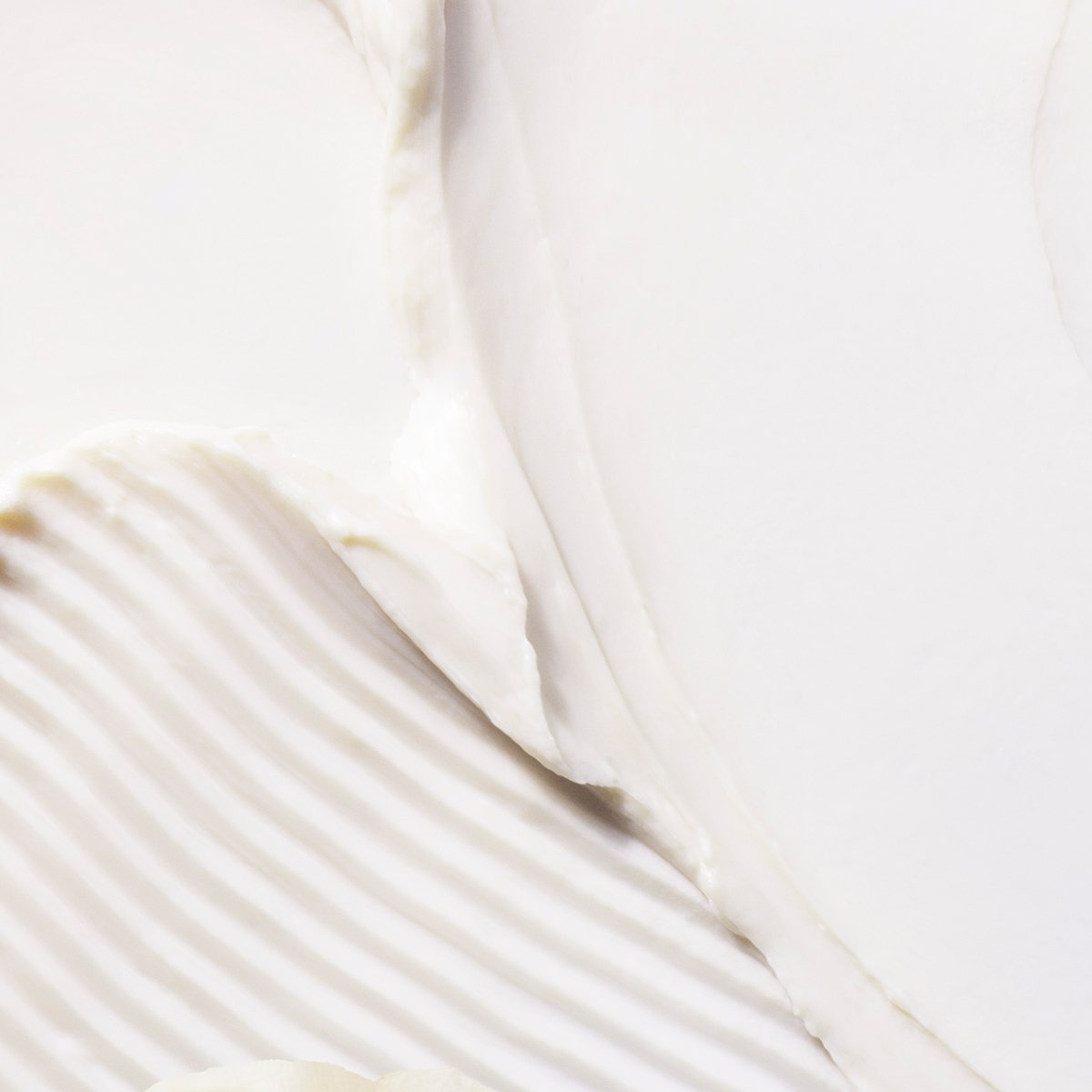 The Silk Peony Smooth Looking Skin Skin Care Product for Everyday Use