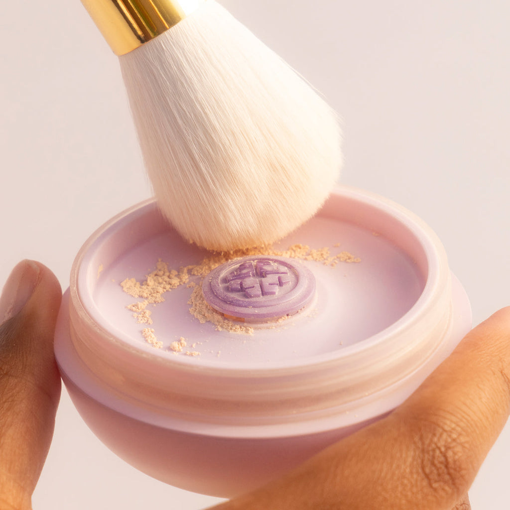 The Silk Powder Even Looking Tone Face Powder for Everyday Use